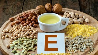 Winter Care Tips: त्वचेसाठी महत्त्वाचं आहे ई व्हिटॅमिन, हिवाळ्यात आहारात करा आवश्यक बदल