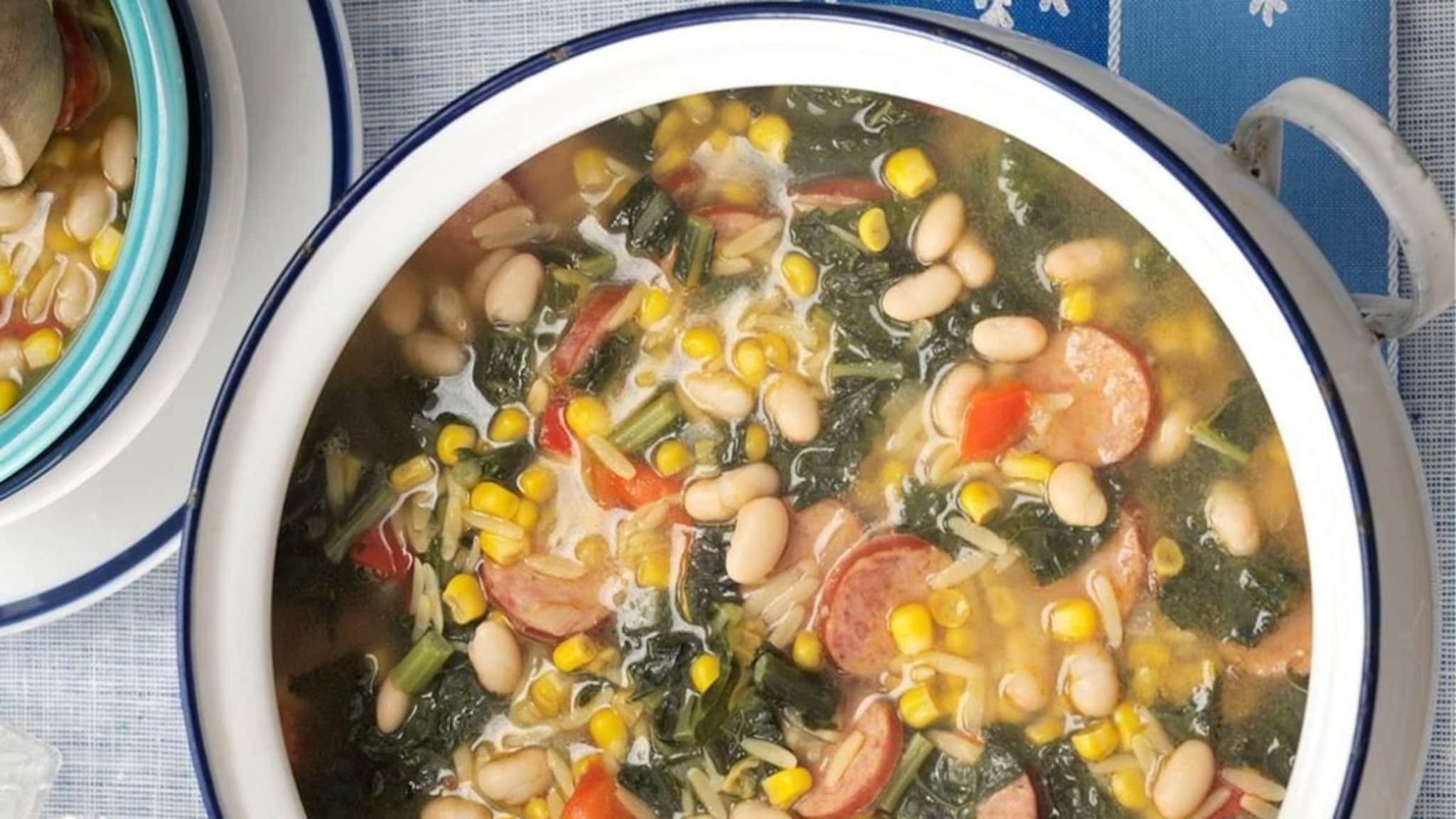 Winter special soups: हिवाळ्यात रमऐवजी प्या हे गरमागरम सूप! मिळेल ताकद, राहाल निरोगी