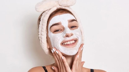 प्रतिकात्मक फोटो : हिवाळ्यात त्वचेची ‘अशी’ घ्या काळजी प्रतिकात्मक फोटो : हिवाळ्यात त्वचेची ‘अशी’ घ्या काळजी