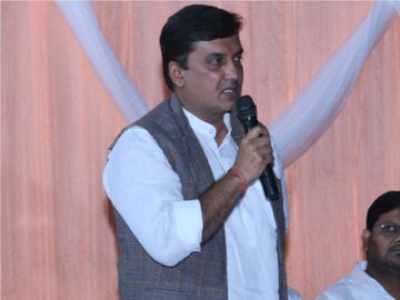 'लाडक्या बहिणीं'वर वादग्रस्त वक्तव्य, चौफेर टीकेनंतर भाजप खासदाराचा माफीनामा 