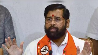 एकनाथ शिंदेच्या दिल्ली दौऱ्याआधी हालचालींना वेग, ठाण्यातील घरी आमदारांची गर्दी