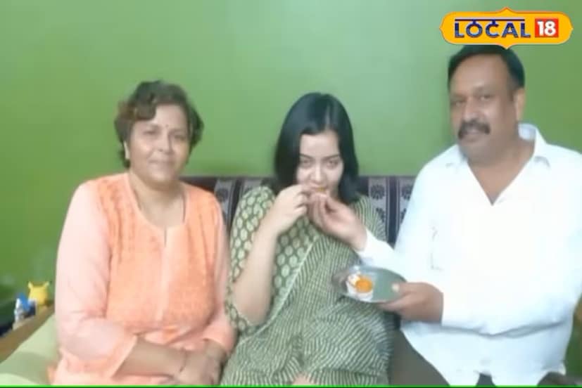 यूपीएससी परिक्षेच्या तयारीसाठी सेल्फ स्टडी खूप महत्त्वाचे मानले जाते, असे विदुषी यांनी सांगितले. भारतीय परराष्ट्र सेवेत अधिकारी व्हावे, हे त्यांच्या आजी आजोबांचे स्वप्न होते, असे त्यांनी सांगितले आणि हे स्वप्न त्यांनी पूर्ण करुन दाखवले आहे. त्यांच्या कुटुंबीयांचे अयोध्येशीही विशेष नाते आहे. 