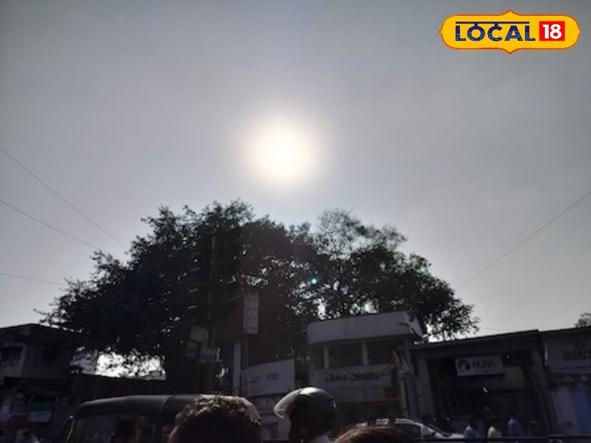 छत्रपती संभाजीनगर शहरातील तापमानात देखील मोठी घट झालेली आहे. शहराचे कमाल तापमान 32 अंश सेल्सिअस तर किमान तापमान 18 अंश सेल्सिअस एवढं असेल. शहरात पावसाची कोणतीही शक्यता नाही.