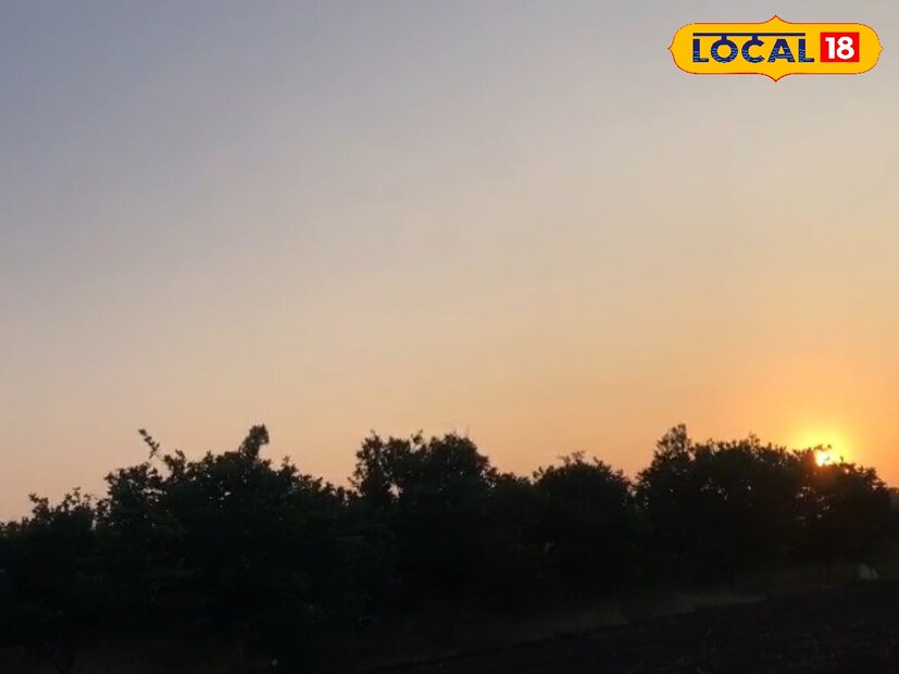 राज्यातील हवामानात सातत्याने बदल होत आहेत. गेल्या काही दिवसांपासून पावसाने विश्रांती घेतली होती. तर थंडीचा जोर वाढत होता. परंतु, आता कोकणासह दक्षिण मध्य महाराष्ट्रात पावसाचा अंदाज वर्तवण्यात आलाय. तर विदर्भातील हवामानातही बदल दिसत आहेत. राज्यातील हवामानात सातत्याने बदल होत आहेत. गेल्या काही दिवसांपासून पावसाने विश्रांती घेतली होती. तर थंडीचा जोर वाढत होता. परंतु, आता कोकणासह दक्षिण मध्य महाराष्ट्रात पावसाचा अंदाज वर्तवण्यात आलाय. तर विदर्भातील हवामानातही बदल दिसत आहेत.