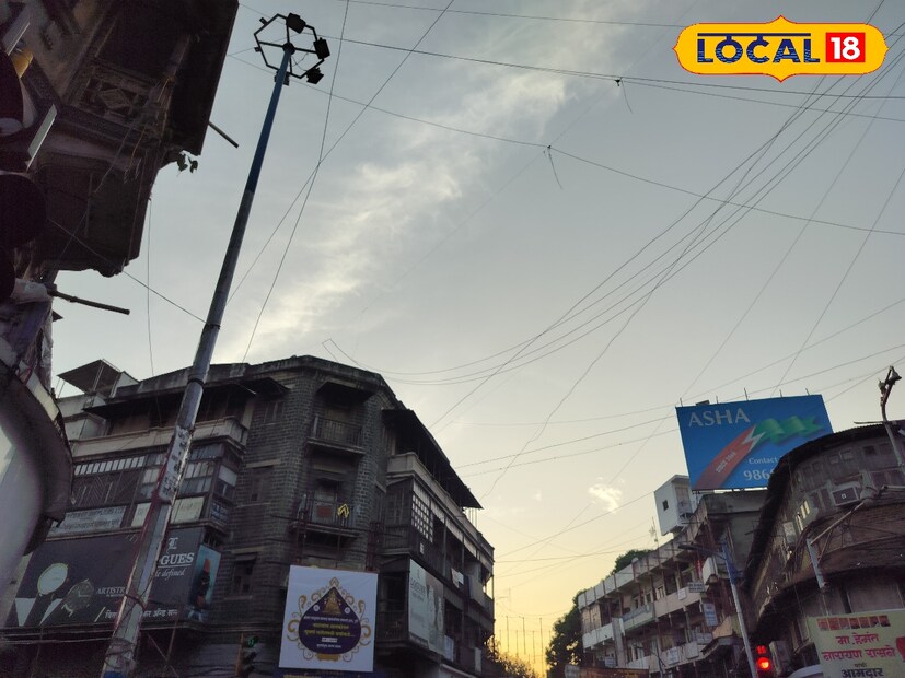 छत्रपती संभाजीनगर शहरात देखील आज पावसाची शक्यता वर्तवण्यात आलीये. आज संभाजीनगरमध्ये किमान तापमान 20 अंश तर कमाल 29 अंश सेल्सिअस राहण्याचा अंदाज आहे.