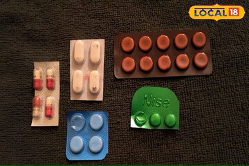 अँटीबायोटिक खाण्याचे आहेत साइड इफेक्ट, डॉक्टरांचा सल्ला आवर्जून ऐका अन्यथा... अँटीबायोटिक खाण्याचे आहेत साइड इफेक्ट, डॉक्टरांचा सल्ला आवर्जून ऐका अन्यथा...