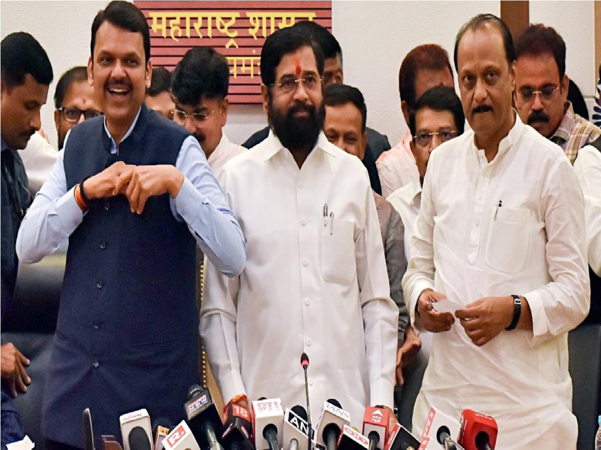 निकाल लागला,पण मंत्री कोण होणार? जळगाव जिल्ह्यातील 'ही' सात नाव शर्यतीत