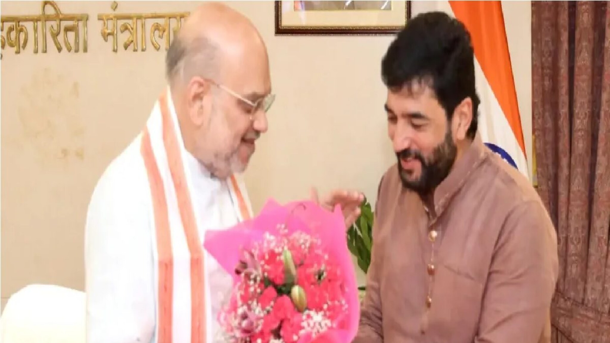 Maharashtra CM : गुजरातप्रमाणे महाराष्ट्रात भाजपचं धक्कातंत्र? 'या' मराठा नेत्याचं नाव मुख्यमंत्रीपदाच्या शर्यतीत