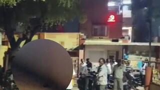 माजी आमदाराच्या घरावर दगडफेक 