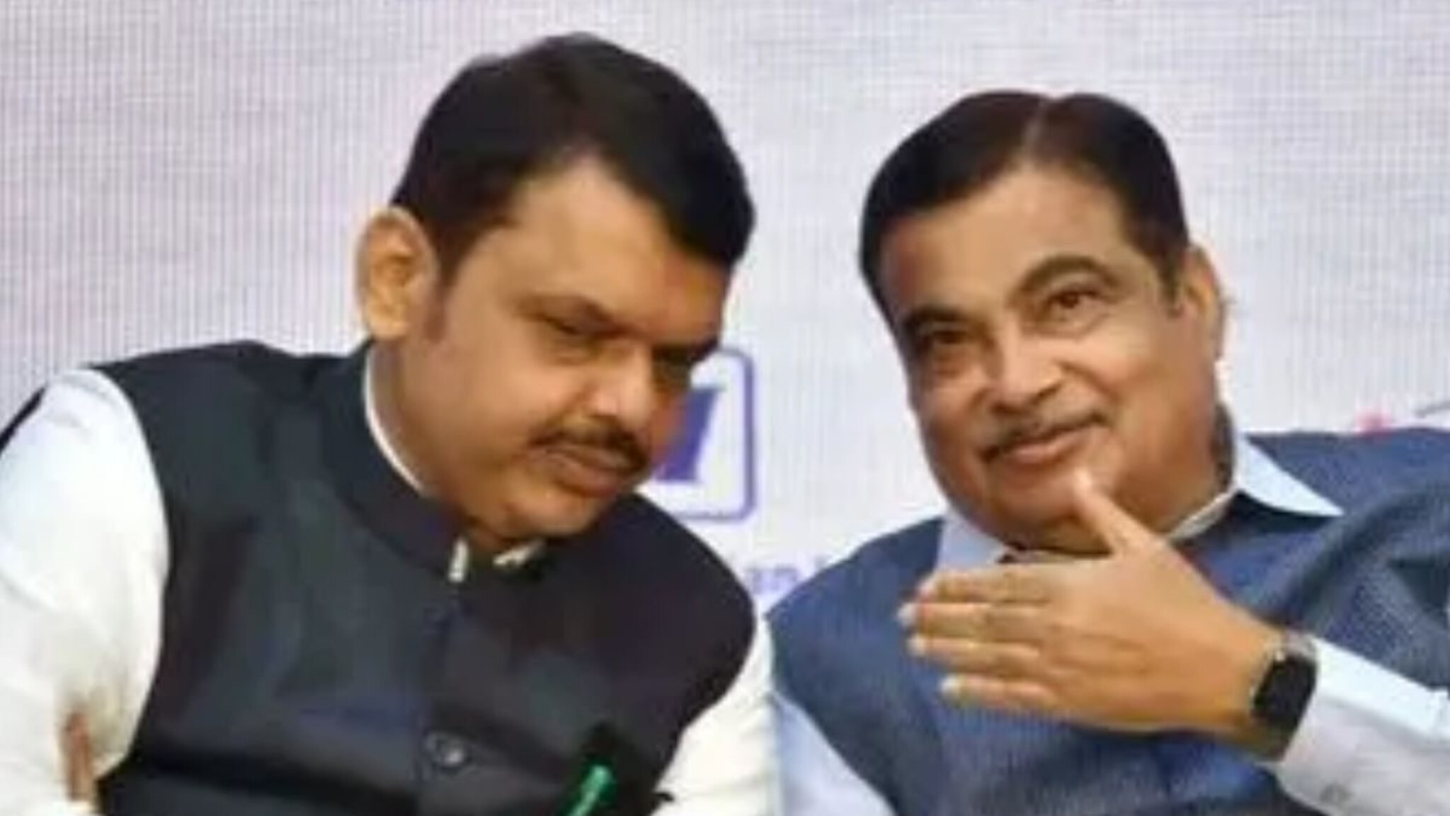 Maharashtra Elections : गडकरीचं फडणवीसांसोबत मेनलँड चायनात डिनर अन् भाजपाचा वाचला चार्टर्ड विमानाचा खर्च