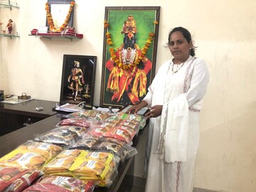 फक्त 5 हजारांची गुंतवणूक, आता 50 लाखांची उलाढाल, एक गृहिणी कशी झाली मालामाल?