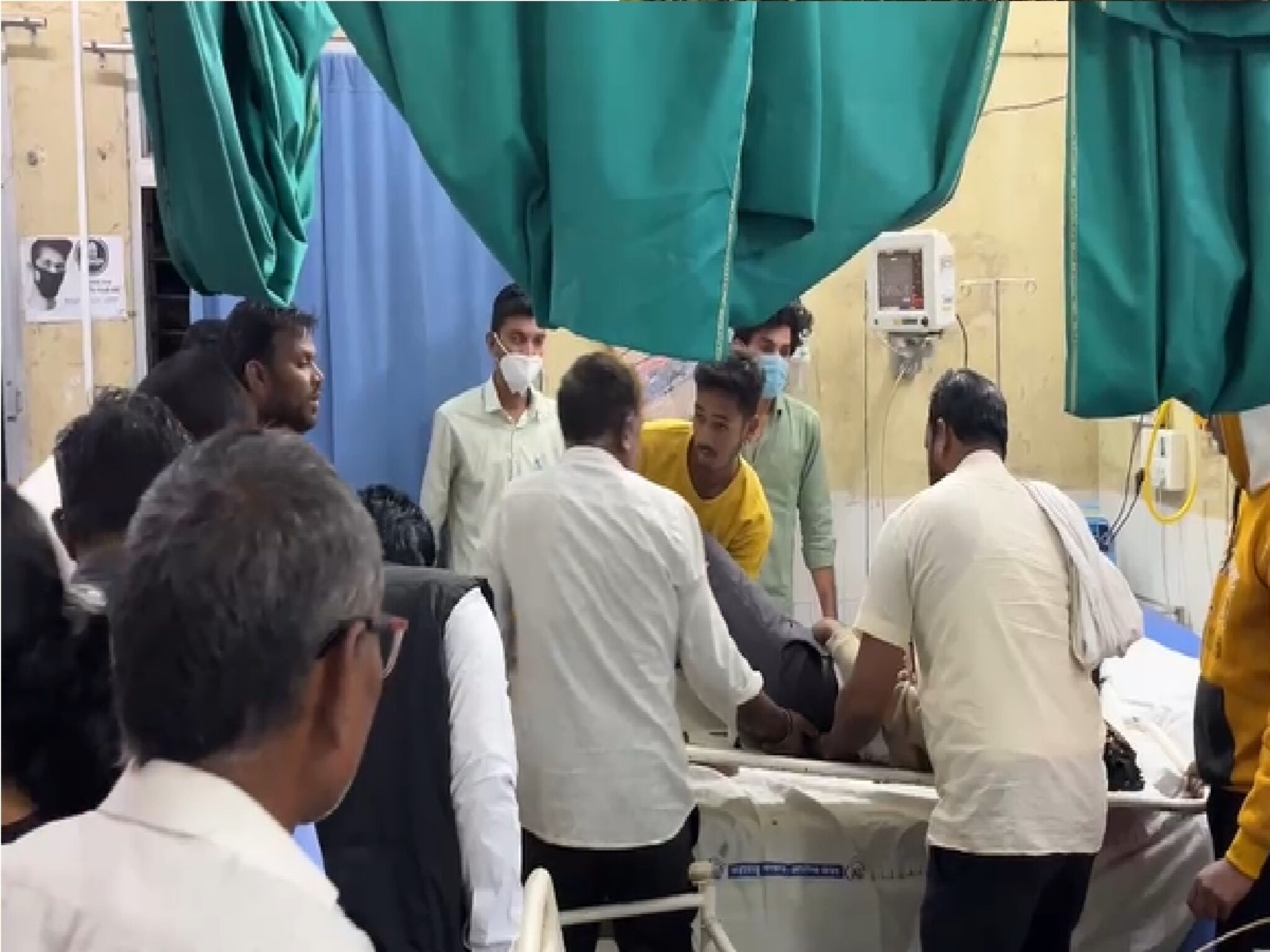 निकाल लागला, राडा सुरू, राष्ट्रवादीचे नेते सुनील कोल्हे यांच्यावर प्राणघातक हल्ला