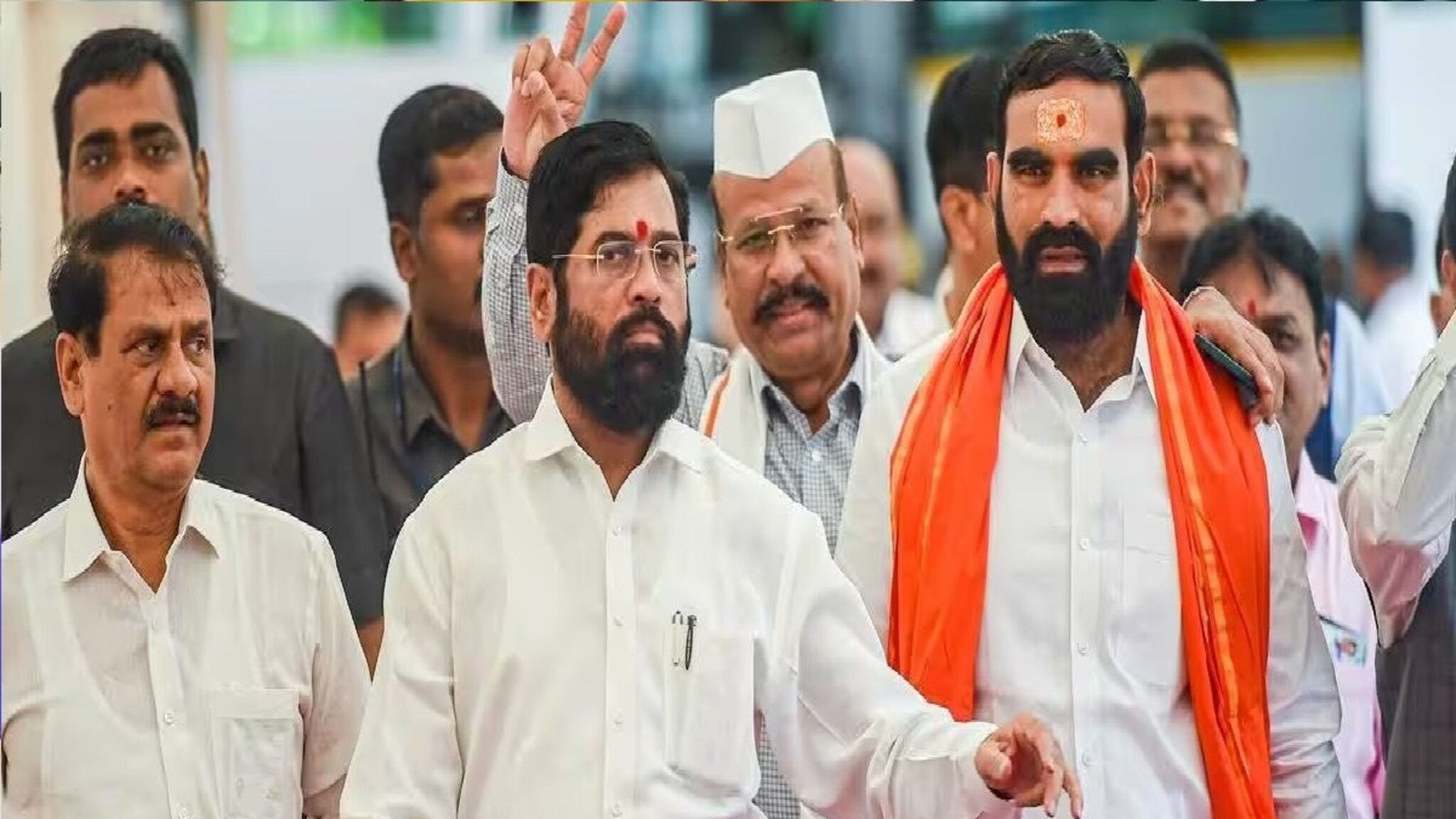 एकनाथ शिंदेंच्या विजयी आमदाराची अडचण वाढणार? कोर्टात याचिका दाखल, नेमकं प्रकरण काय?