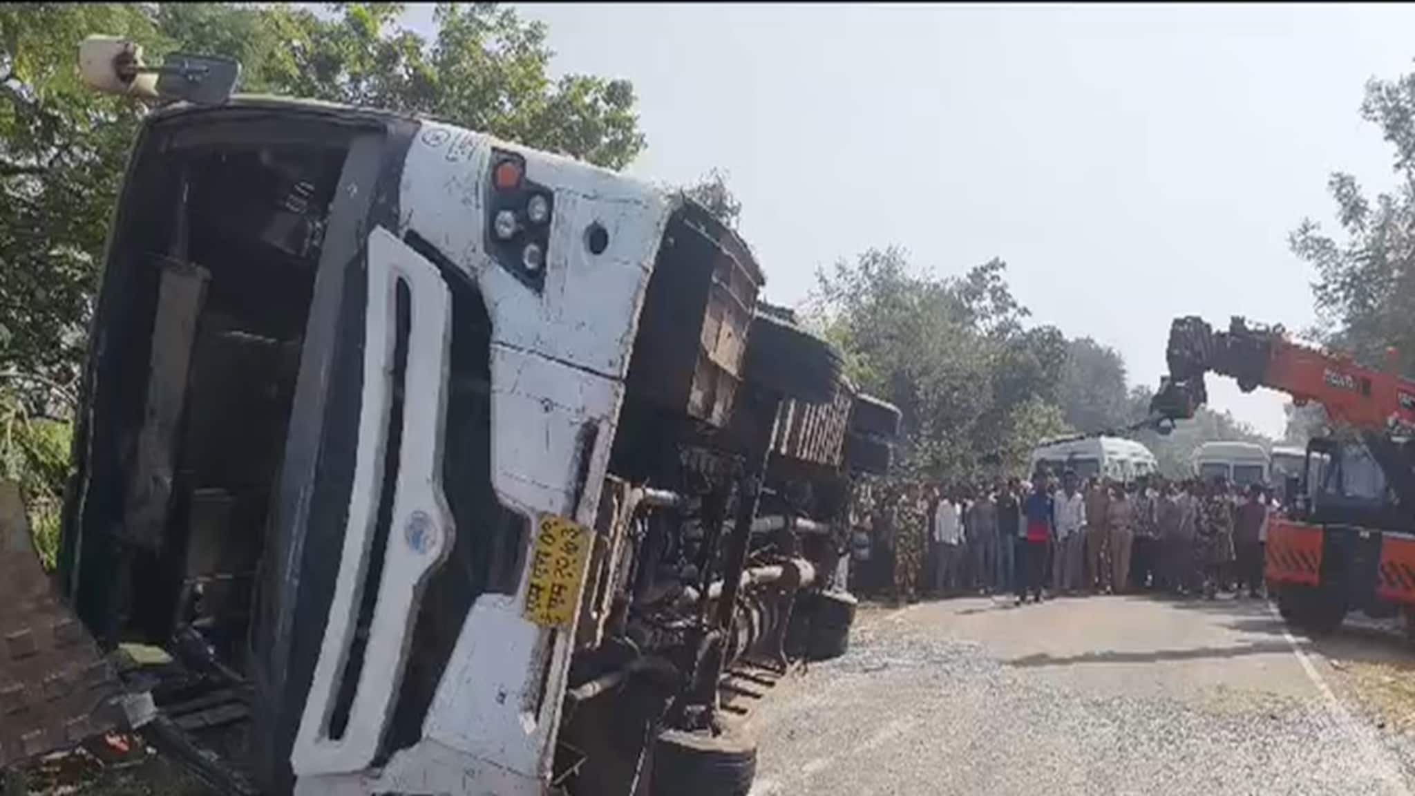 Gondia Accident : गोंदियात शिवशाहीच्या अपघातात 8 जणांचा मृत्यू, काळजीवाहू मुख्यमंत्र्यांकडून मदतीची घोषणा