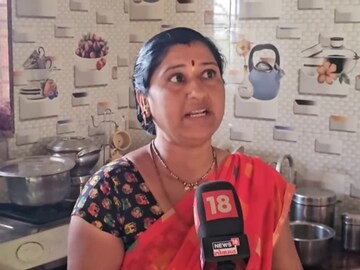 काँग्रेसने जिस डाली पर नजर डाली..., लाडक्या बहिणीकडून ऐका महायुतीच्या विजयाचं गुपित काँग्रेसने जिस डाली पर नजर डाली..., लाडक्या बहिणीकडून ऐका महायुतीच्या विजयाचं गुपित