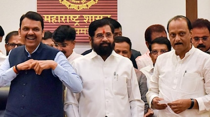 शिवसेनेचा मुख्यमंत्रिपदावर दावा; पण राष्ट्रवादीने काढली हवा, महायुतीत नवा ट्विस्ट, शिंदे टेन्शनमध्ये! शिवसेनेचा मुख्यमंत्रिपदावर दावा; पण राष्ट्रवादीने काढली हवा, महायुतीत नवा ट्विस्ट, शिंदे टेन्शनमध्ये!