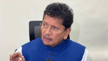 महायुतीचा मुख्यमंत्री कोण? दीपक केसरकरांनी एका वाक्यात विषय संपवला.... महायुतीचा मुख्यमंत्री कोण? दीपक केसरकरांनी एका वाक्यात विषय संपवला....