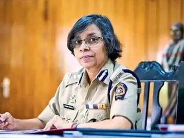 रश्मी शुक्ला इज बॅक! निवडणूक संपताच पुन्हा महासंचालकपदी वर्णी रश्मी शुक्ला इज बॅक! निवडणूक संपताच पुन्हा महासंचालकपदी वर्णी