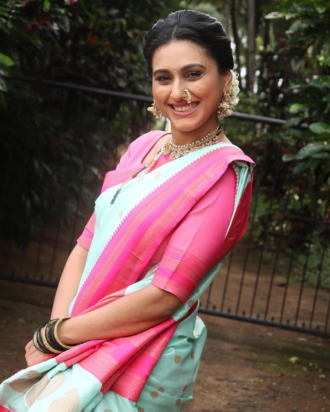 रेश्मा शिंदे लवकरच लग्नबंधनात अडकणार आहे. रेश्माच्या केळवणाला सुरूवात झाली आहे.