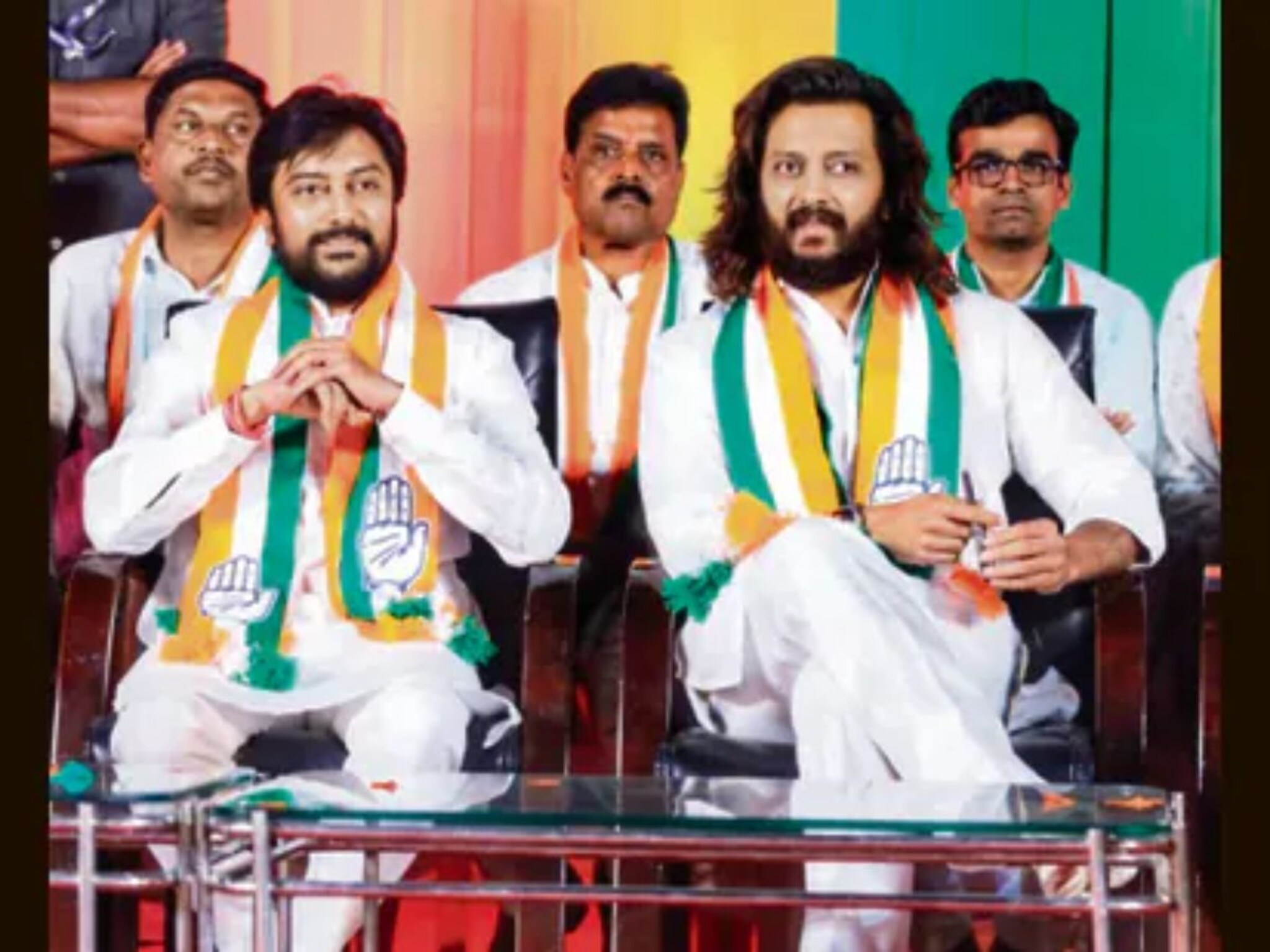 Maharashtra Assembly Election Result : धीरज भैयासाठी रितेश देशमुख ठरला का व्हिलन? भाऊ हरला