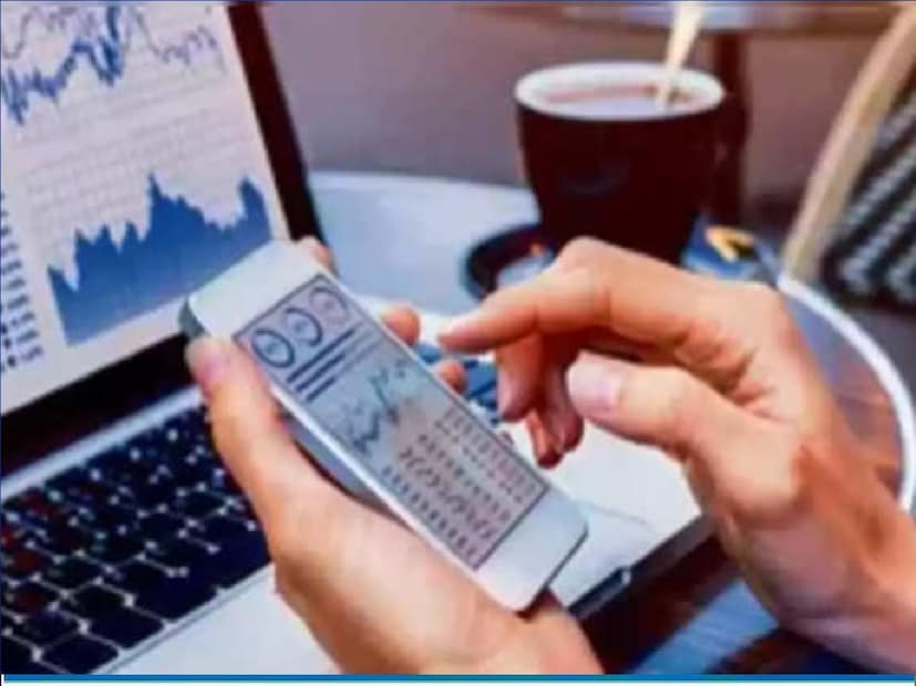 NHPC चे आशीष बहेती यांनी इंट्राडे स्टॉकमध्ये NHPC चे शेअर खरेदी करण्याचा सल्ला दिला आहे. खरेदी किंमत: 72.76, टार्गेट प्राइज : 71-69 रुपये, स्टॉपलॉस: 75 रुपये आहेत. 