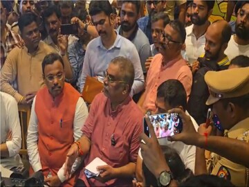 ठाकुर पवारांची पत्रकार परिषद 