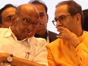 महाराष्ट्राचा पुढचा मुख्यमंत्री कोण? उद्धव ठाकरेंनी घेतली शरद पवारांच्या दोन नेत्यांची नावं महाराष्ट्राचा पुढचा मुख्यमंत्री कोण? उद्धव ठाकरेंनी घेतली शरद पवारांच्या दोन नेत्यांची नावं