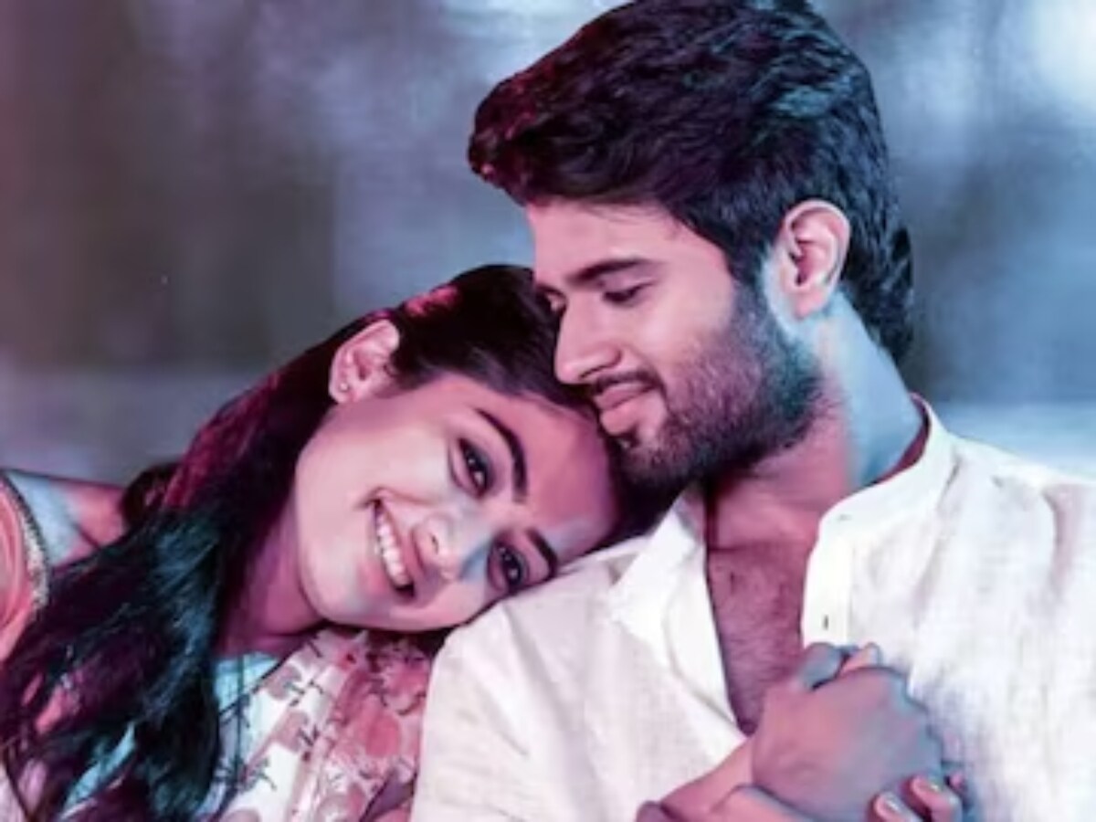 विजय आणि रश्मिकाने अनेक चित्रपटांमध्ये एकत्र काम केले आहे. त्यांची जोडी केवळ ऑनस्क्रीनच नाही तर पडद्याबाहेरही चाहत्यांना आवडते.