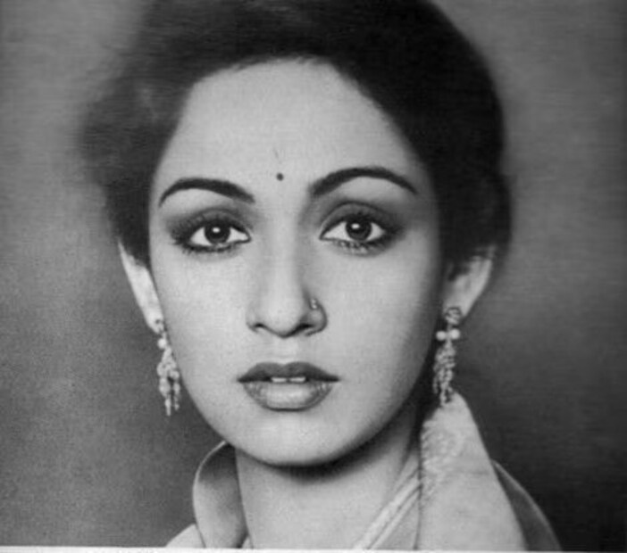 स्वरूप संपतने आपल्या करिअरची सुरुवात मॉडेलिंगपासून केली होती. 1979 मध्ये फेमिना मिस इंडिया युनिव्हर्स म्हणून निवडून आली आणि मिस युनिव्हर्स सौंदर्य स्पर्धेत भारताचे प्रतिनिधित्व केलं.