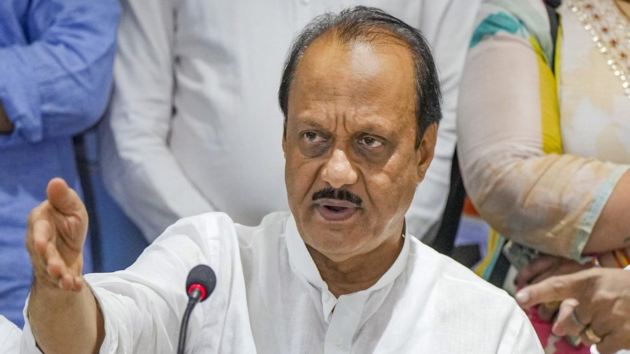 Maharashtra Assembly Session : ''अल्ला साक्ष शपथ घेतो की...'', अजित पवारांच्या आमदाराने घेतली शपथ