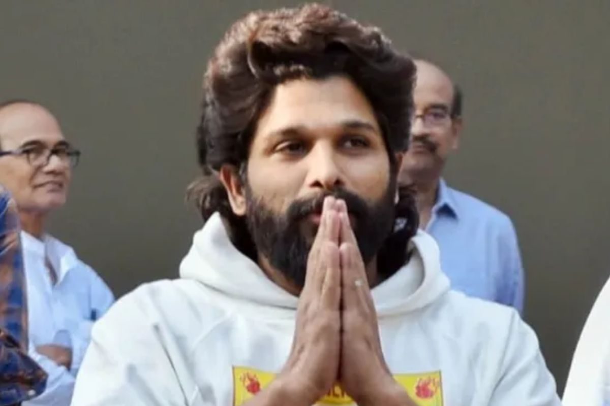 भगदड़ मामले से चिंतित हैं अल्लू अर्जुन, सीएम की मीटिंग में पहुंचे पुष्पराज के पिता- News18 मराठी भगदड़ मामले से चिंतित हैं अल्लू अर्जुन, सीएम की मीटिंग में पहुंचे पुष्पराज के पिता- News18 मराठी