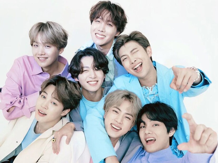 BTS च्या गाण्यांमध्ये सेल्फ लव्ह, मानसिक आरोग्य आणि समाजाकडून असणारे दबाव अशा गोष्टींवर आवाज उठवला आहे. त्यामुळे लोकांनी ही गाणी रिलेटेबल वाटतात आणि आवडतात. 