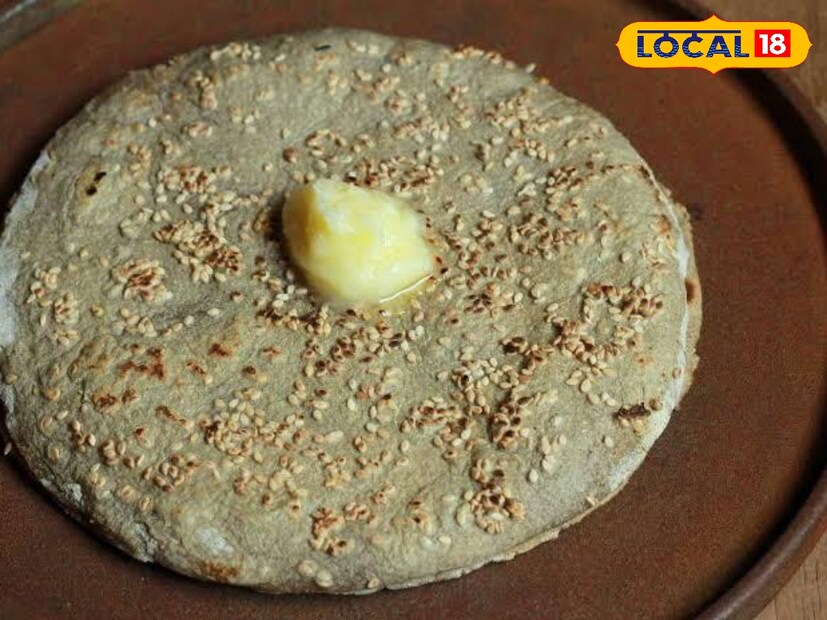 हिवाळ्याचा ऋतू म्हणजे आरोग्याला पोषक आणि पचनासाठी अनुकूल असलेला काळ. याच ऋतूमध्ये शरीराच्या गरजेनुसार अधिक पोषणमूल्ये देणाऱ्या पदार्थांचा समावेश आपल्या आहारात केला जातो. बाजरीची भाकरी हा असाच एक आरोग्यदायी आणि पचनसुलभ पदार्थ आहे. हिवाळ्याचा ऋतू म्हणजे आरोग्याला पोषक आणि पचनासाठी अनुकूल असलेला काळ. याच ऋतूमध्ये शरीराच्या गरजेनुसार अधिक पोषणमूल्ये देणाऱ्या पदार्थांचा समावेश आपल्या आहारात केला जातो. बाजरीची भाकरी हा असाच एक आरोग्यदायी आणि पचनसुलभ पदार्थ आहे.