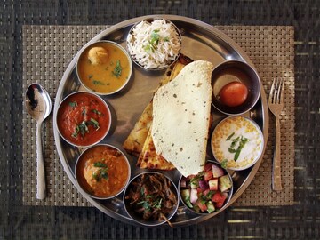 प्रतिकात्मक फोटो : हिवाळ्यात फिट राहायचं आहे मग खा ‘हे’ पदार्थ