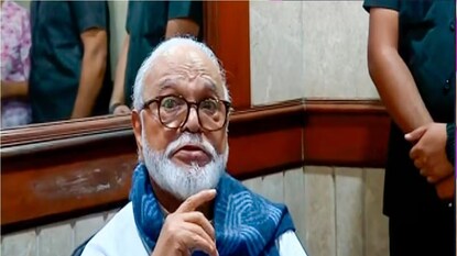 अजितदादा, तटकरेंना बायपास करत भुजबळ भाजपच्या Big Boss च्या दारी अजितदादा, तटकरेंना बायपास करत भुजबळ भाजपच्या Big Boss च्या दारी