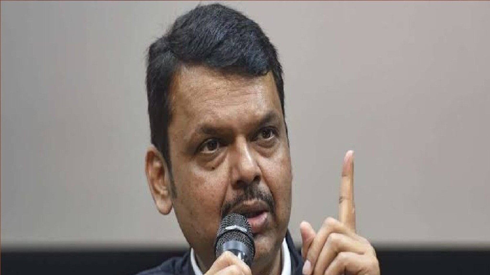 Devendra Fadnavis Challenges : फक्त मराठा आरक्षणचं नव्हे तर 'या' मुद्यांवर CM फडणवीसांसमोर आव्हानं