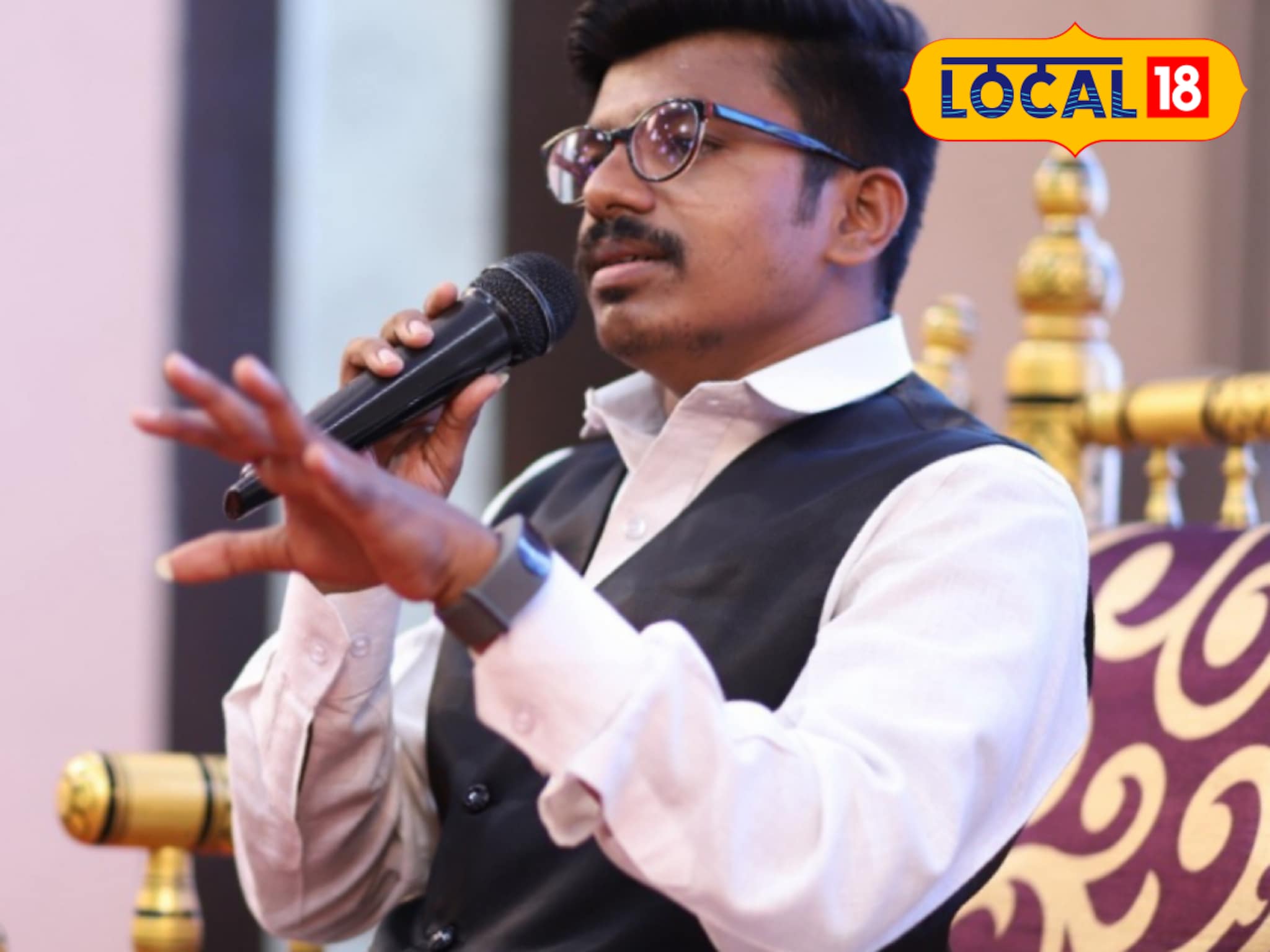 रडलो नाही तर लढलो, कलेच्या साथीनं अपंगत्वावर मात, प्रत्येकाला प्रेरणा देईल अशी कहाणी