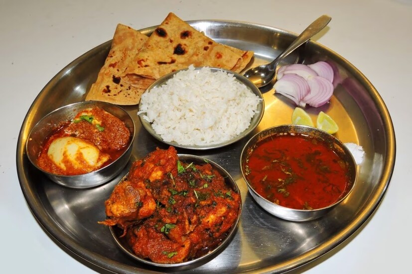 आंध्र प्रदेश सर्वाधिक मांसाहारांच्या यादीत चौथ्या स्थानावर आहे, तिथली 98.25 टक्के लोकसंख्या मांसाहार करतात.