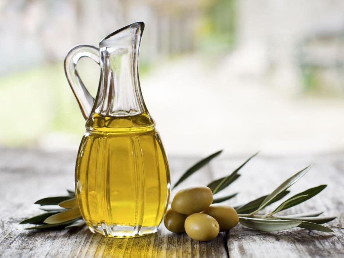 Olive Oil or Mustard Oil: ऑलिव्ह ऑईल की मोहरीचं तेल, हृदयासाठी कोणतं फायदेशीर?