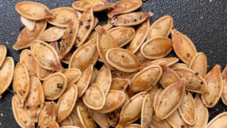 प्रतिकात्मक फोटो : वैवाहिक जीवनात आनंद आणतील ‘या’ बिया, फेकून देण्याची चूक करू नका प्रतिकात्मक फोटो : वैवाहिक जीवनात आनंद आणतील ‘या’ बिया, फेकून देण्याची चूक करू नका