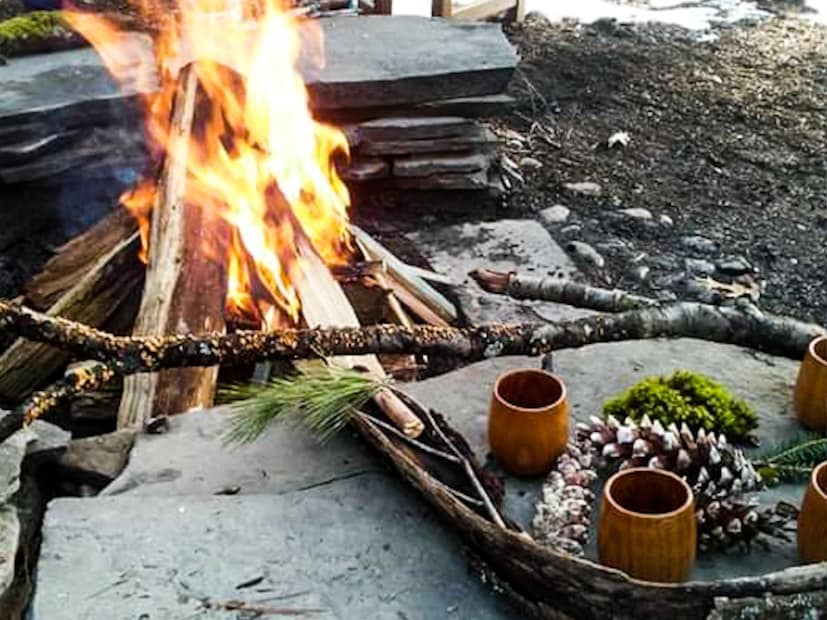 सध्या चांगलीच थंडी पडायला सुरूवात झालीये.थंडीत पहाटेच्या वेळी शेकोटी आणि गरमागरम चहा मिळाला तर दिवसाची यापेक्षा चांगली सुरूवात कोणती नसू शकेल. 