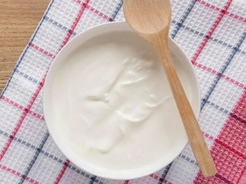 हिवाळ्यात थंड तापमानामुळे दही तयार होण्याच्या प्रक्रियेत व्यत्यय येतो. त्यामुळे दह्याचं भांड उबदार रहावं म्हणून दह्याच्या भांड्याभोवती कापड गुंडाळून ठेवायची पद्धत होती. जेणेकरून उबदारपणा वाढून लवकर दही तयार होईल. उन्हाळ्यात दही तयार व्हायला फक्त फक्त 5-7 पुरेसे असतात. मात्र हिवाळ्यात दही तयार होण्यासाठी 12 तासांपेक्षा जास्त वेळ लागू शकतो.