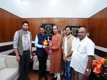 udhhav thackeray meet devendra fadnavis