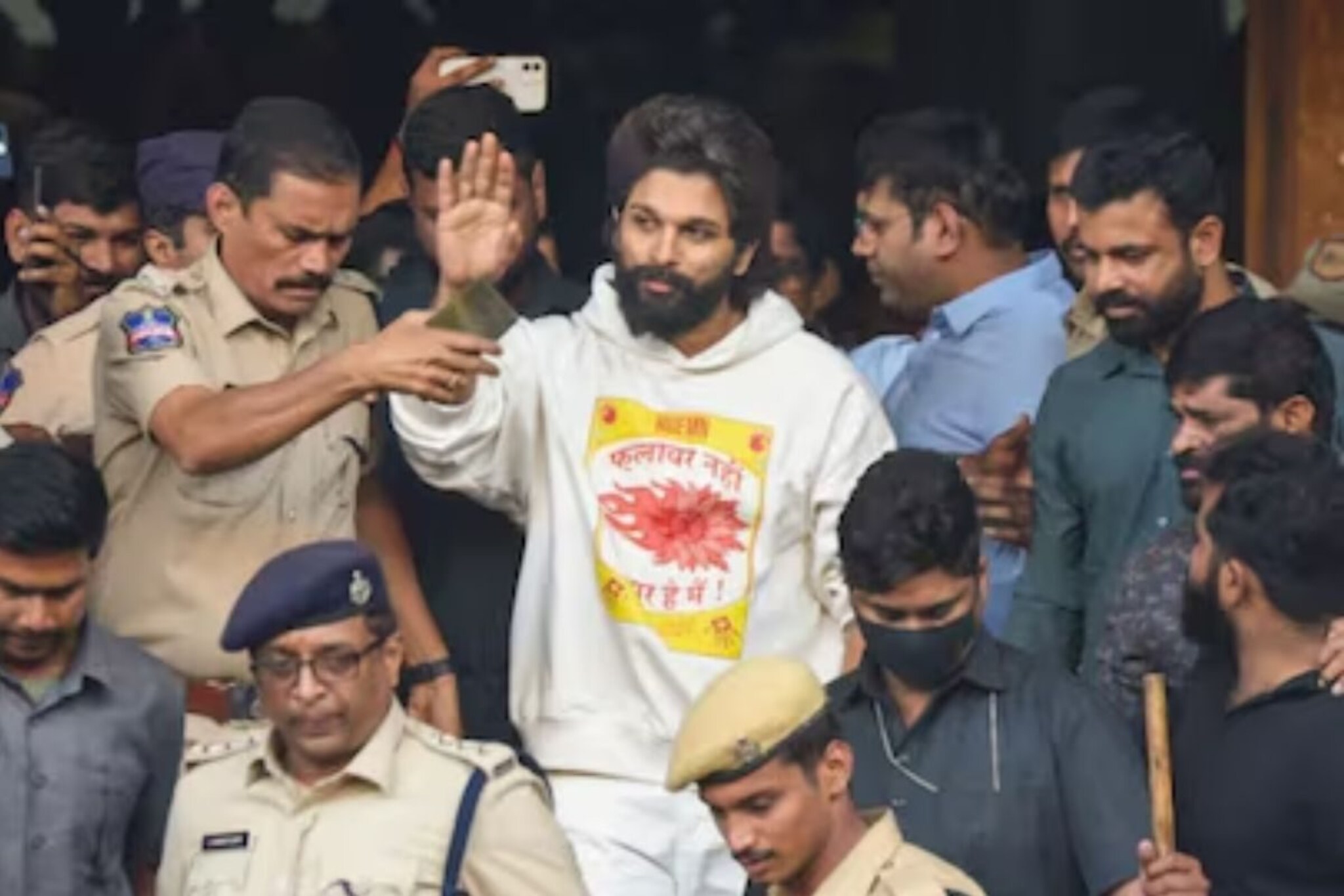 पुष्पा 2चेंगराचेंगरी प्रकरण:अल्लू अर्जुनच्या जामीन याचिकेवर कोर्टाचा मोठा निर्णय