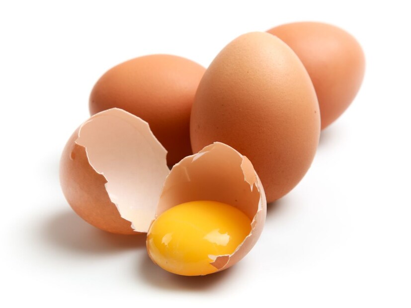 साधारणपणे, 1 टक्के अंड्यातील पिवळ्या भागामध्ये असे रक्ताचे डाग असतात. अंडी बाजारात आणण्यापूर्वी त्यांची कॅन्डलिंग पद्धतीने चाचणी केली जाते. अंड्यातील पिवळ बलकाच्या आतील भागाची तीव्र प्रकाशाने तपासणी केली जाते आणि त्यात रक्ताचे डाग असलेली अंडी तेथे टाकून दिली जातात. परिणामी, अशी अंडी क्वचितच कोणाला मिळतात.