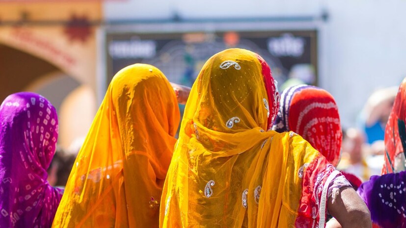 आपल्या रोजच्या वापरातील असे काही शब्द आहेत. ज्याचा खरा अर्थ आपल्याला माहित नसतो, लोक बोलतात म्हणून आपण देखील बोलतो. पण जेव्हा त्याचा खरा अर्थ समजतो तेव्हा आपण केवढी मोठी चुक करतोय याची जाणीव होते. आपल्या रोजच्या वापरातील असे काही शब्द आहेत. ज्याचा खरा अर्थ आपल्याला माहित नसतो, लोक बोलतात म्हणून आपण देखील बोलतो. पण जेव्हा त्याचा खरा अर्थ समजतो तेव्हा आपण केवढी मोठी चुक करतोय याची जाणीव होते.