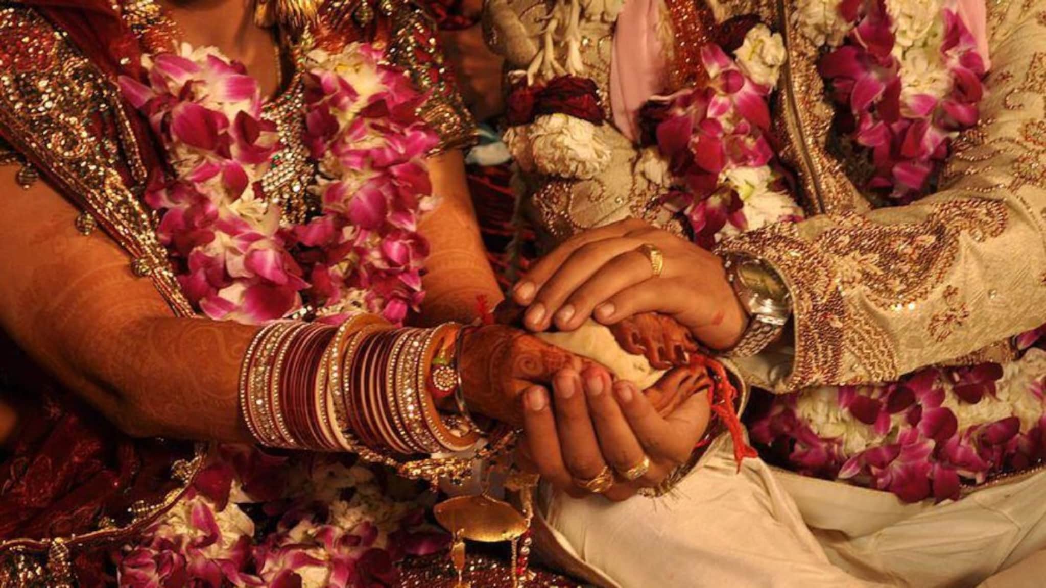 संसार सुखी करायचंय? तर 10 टिप्स फाॅलो करा, वैवाहिक जीवन होईल यशस्वी