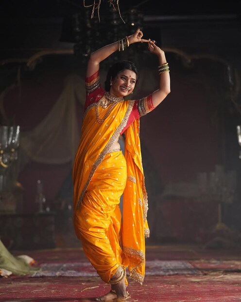 राजश्री मराठीशी बोलताना प्राजक्ता म्हणाली, या चित्रपटामुळे मला निर्माती म्हणून टॅग मिळाला. निर्माती म्हणून पहिला प्रोजेक्ट आणि तोही ‘फुलवंती’चा मिळाला, त्यामुळे मी देवाची ऋणी राहीन.” राजश्री मराठीशी बोलताना प्राजक्ता म्हणाली, या चित्रपटामुळे मला निर्माती म्हणून टॅग मिळाला. निर्माती म्हणून पहिला प्रोजेक्ट आणि तोही ‘फुलवंती’चा मिळाला, त्यामुळे मी देवाची ऋणी राहीन.”