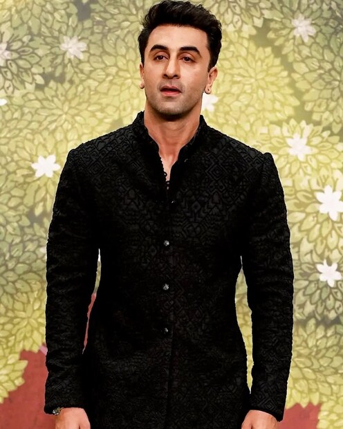 रणबीरने 2007 मध्ये आलेल्या 'सावरिया' चित्रपटातून आपल्या अभिनय क्षेत्रात एंट्री घेतली. पहिलाच चित्रपट फ्लॉप झाला पण त्यानंतर 'बचना ए हसीनो' (2008) 2011 मध्ये 'रॉकस्टार' चित्रपट आला जो बॉक्स ऑफिसवर ब्लॉकबस्टर ठरला.