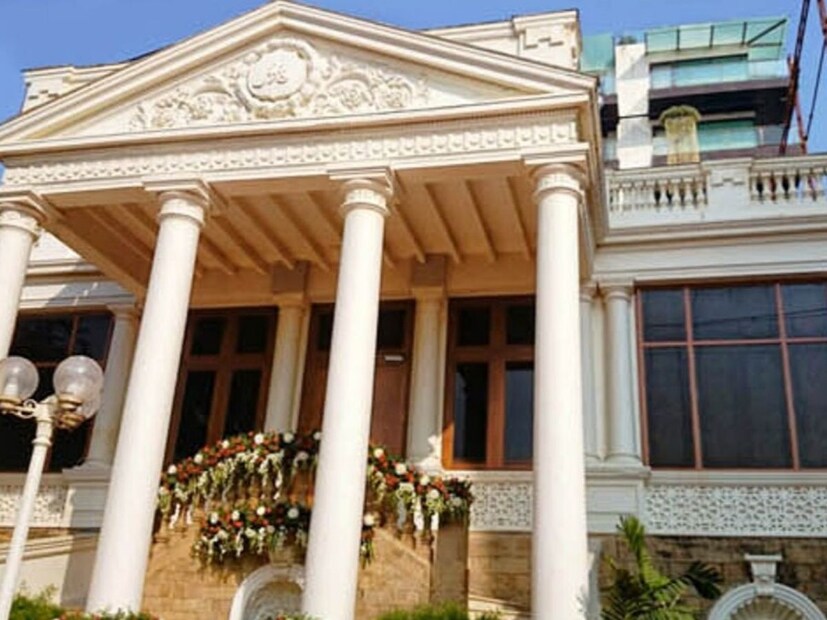 सध्या मन्नत ही 6 मजली इमारत आहे. त्यावर सातवा आणि आठवा मजला बांधायचा आहे. यासाठी अर्ज करण्यात आला आहे. मन्नतची उंची वाढवण्यासाठी 25 कोटी रुपये खर्च अपेक्षित आहे. 